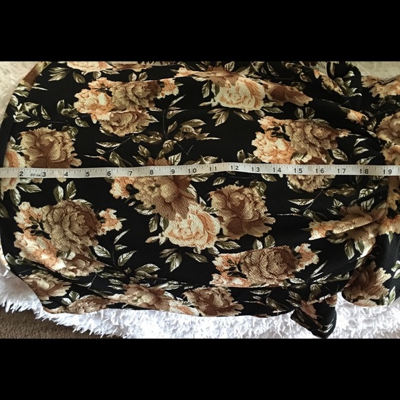 Slant Floral Ruched Mini Skirt w/ Vertical Ruffle - Picture 5 of 6